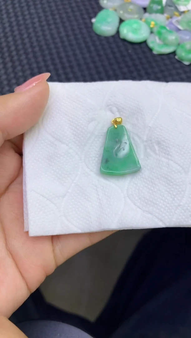 颈饰未镶嵌翡翠天然缅甸A货翡翠