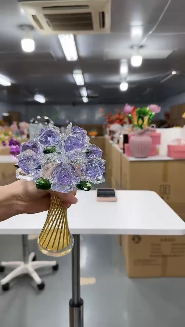 花间集水晶琉璃摆设    手捧花