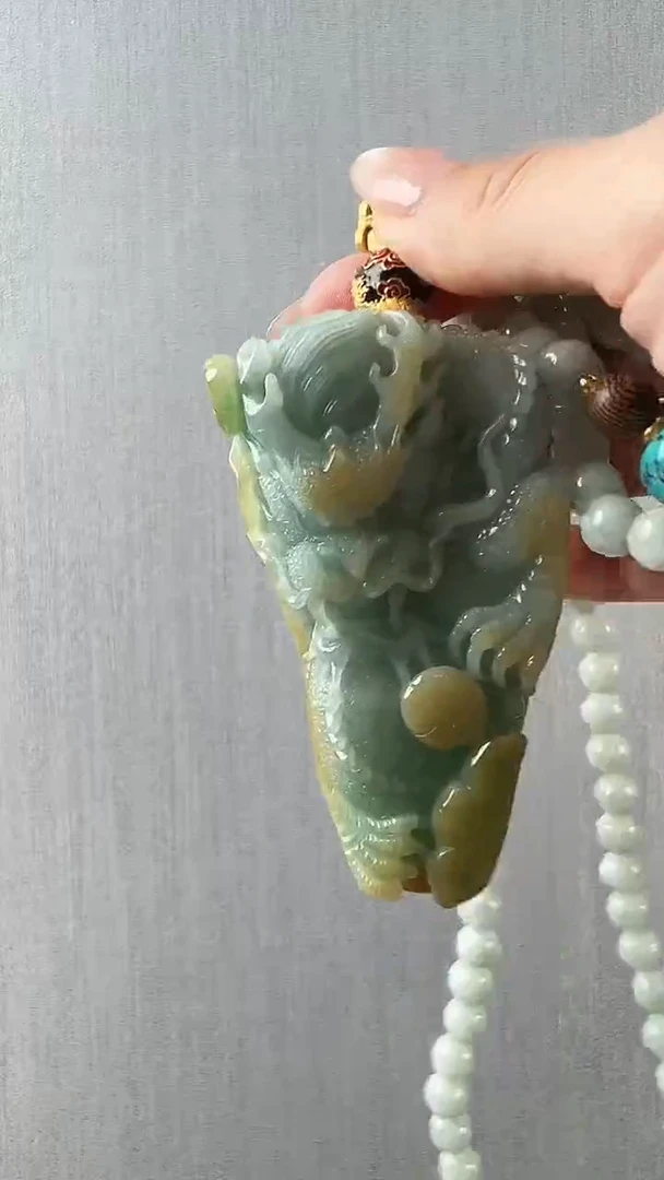 颈饰未镶嵌翡翠龙
