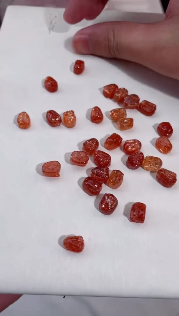 【闪购商品】水晶【B202】金太阳兔子未镶嵌多样性随1颗