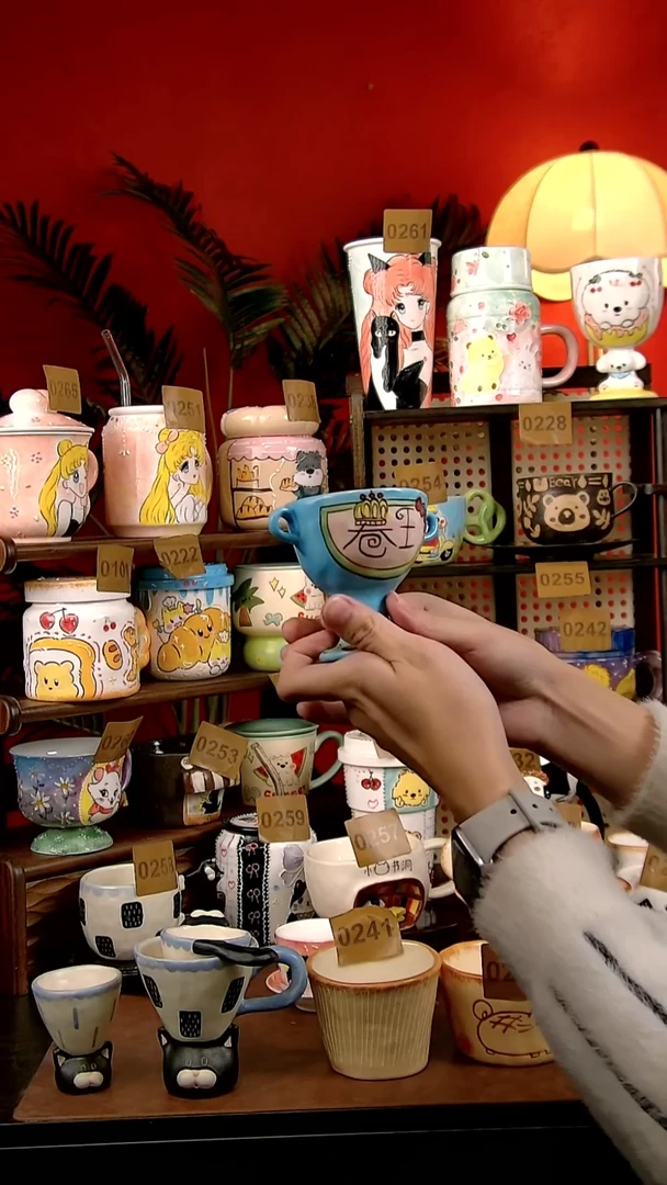 杯子瓷DIY景德镇手工创意陶瓷卡通风卷王高脚杯