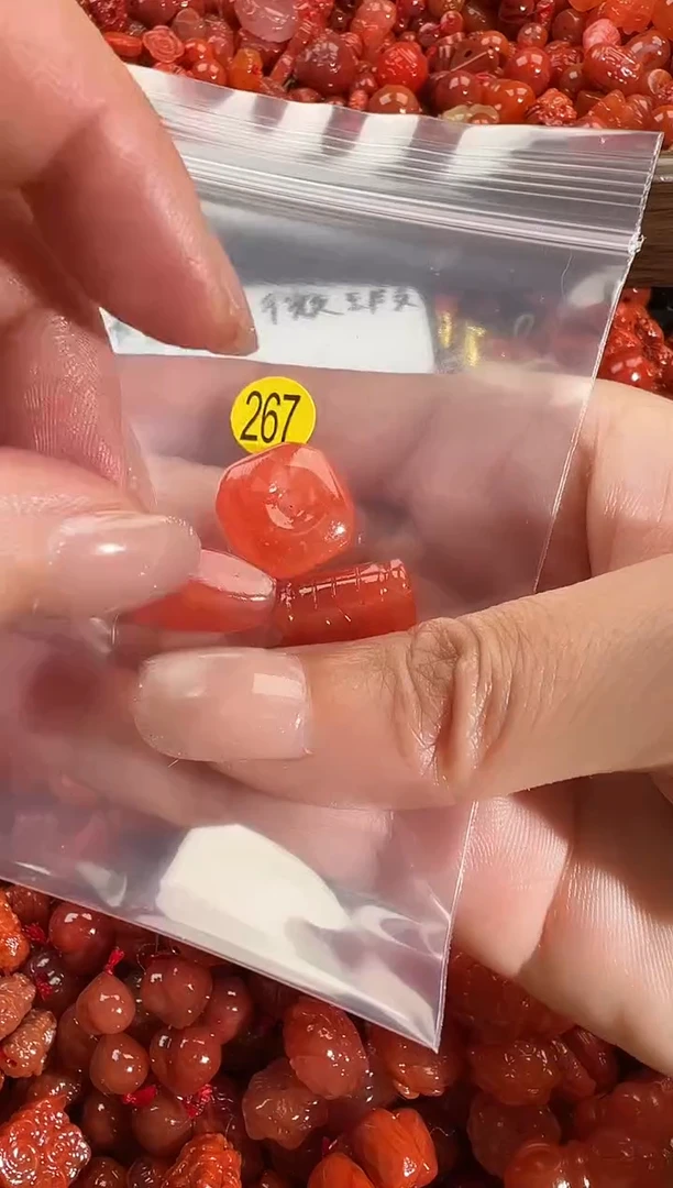 颈饰未镶嵌南红玛瑙1