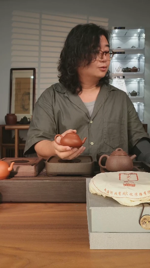茶壶紫砂韦*子半手朱泥矮梨形