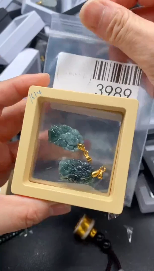 翡翠未镶嵌吊坠(不含链)3989