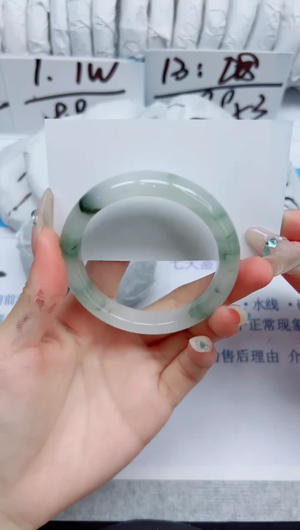 石英质玉手镯未镶嵌123/53