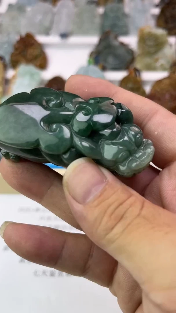 翡翠未镶嵌颈饰阿*天然翡翠