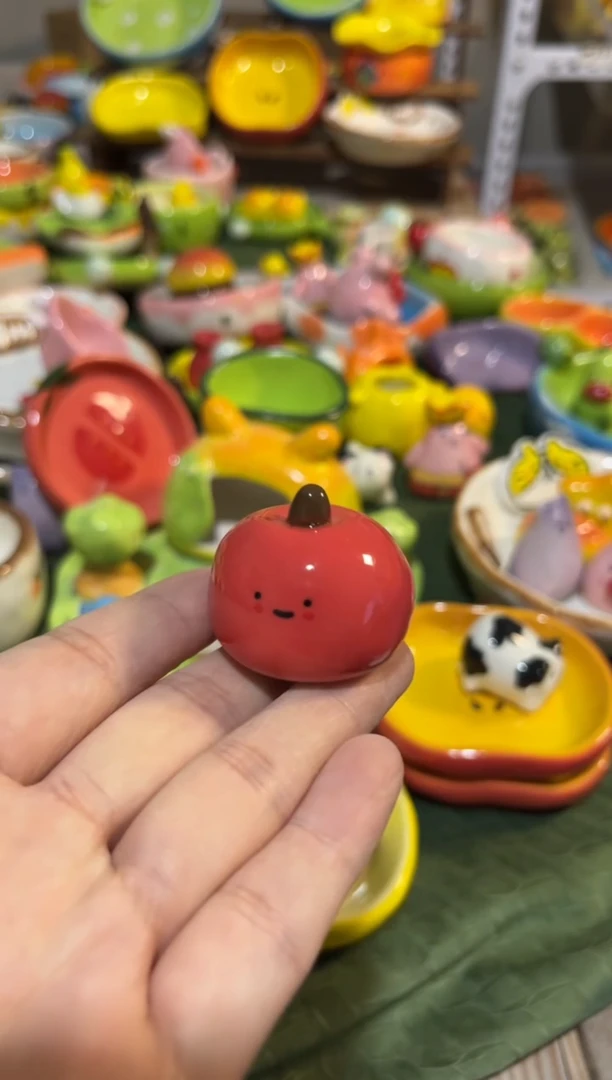 27手绘釉下彩微瑕陶瓷