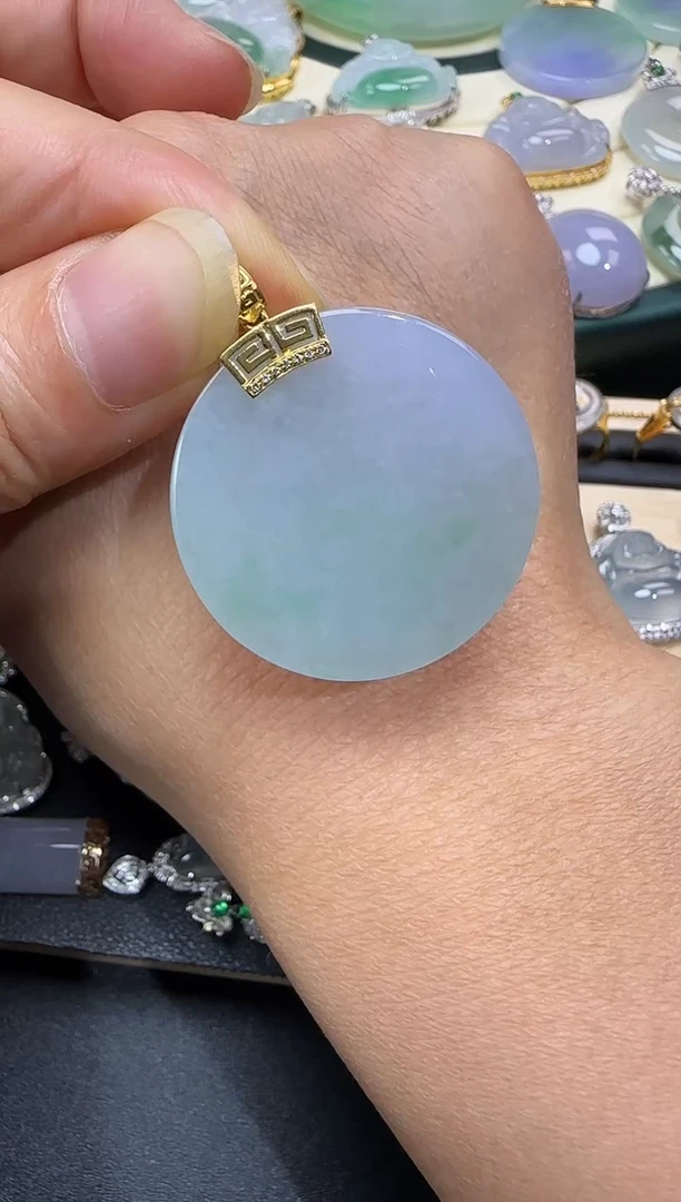 颈饰18K金镶嵌翡翠无事牌