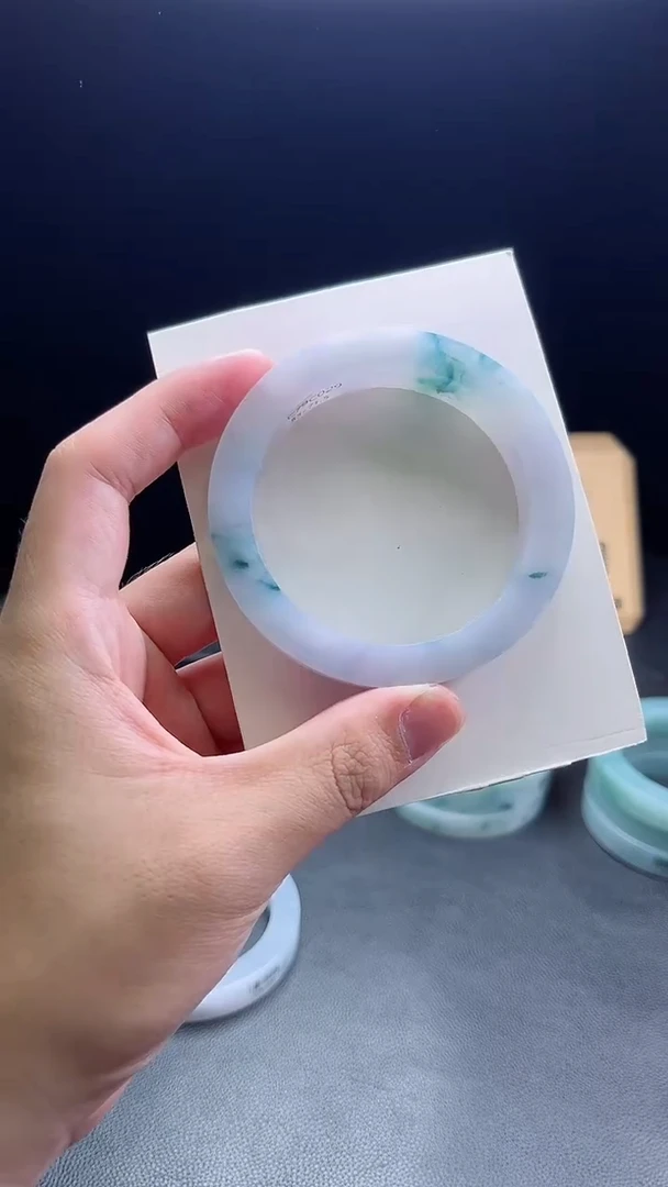 未镶嵌手镯定制翡翠寒*雪定制