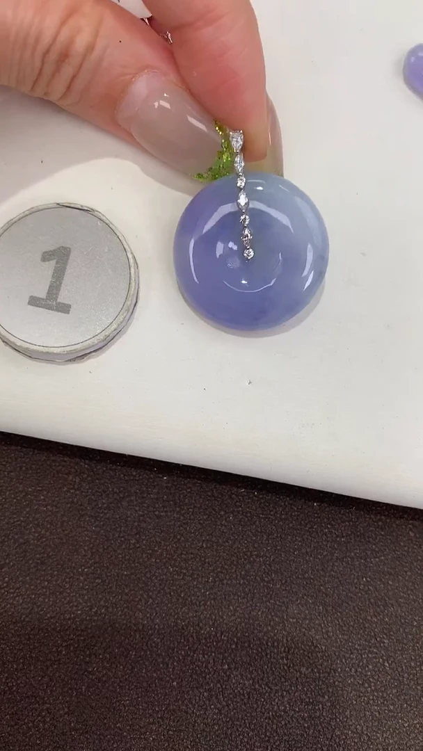 颈饰18K金镶嵌翡翠天然缅甸a货翡翠