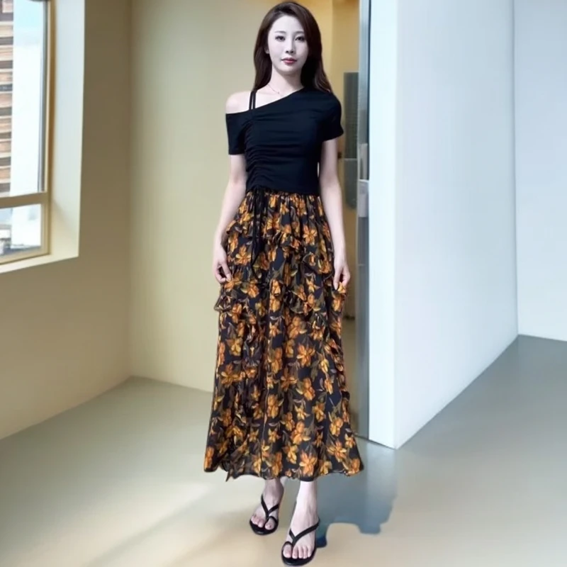 时尚连衣裙套装女2025夏季新款洋气斜肩设计短袖T恤碎花半身裙潮