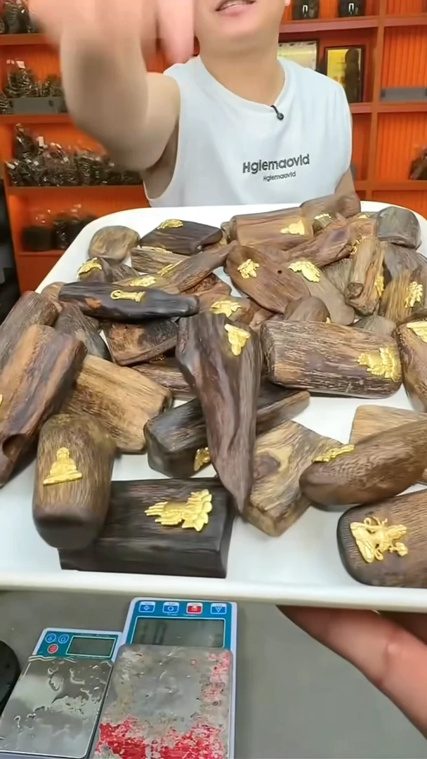沉香吊坠162号发三个多样性发一