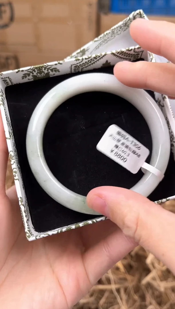 未镶嵌手镯石英质玉A1306