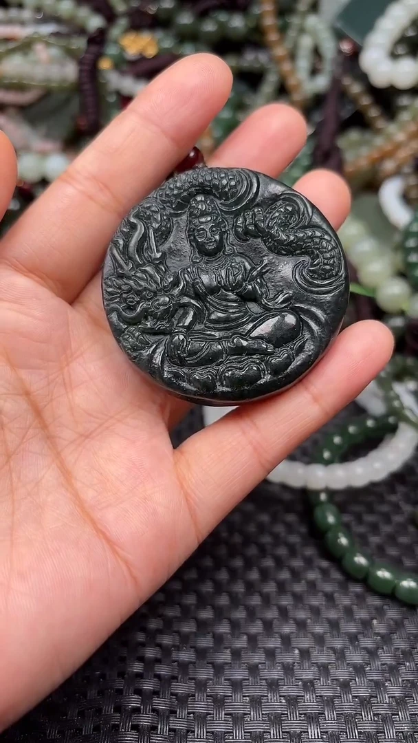 颈饰未镶嵌和田玉1