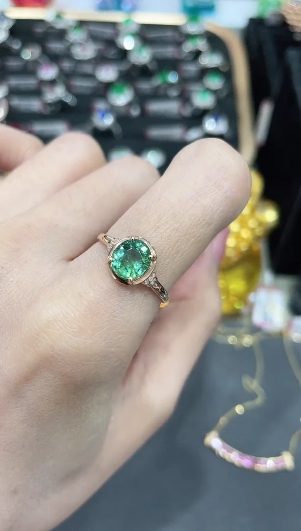 戒指18K金镶嵌碧玺戒指