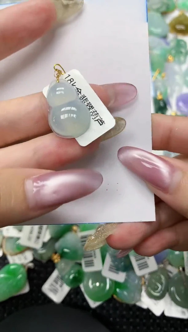 翡翠18K金镶嵌颈饰1111111111