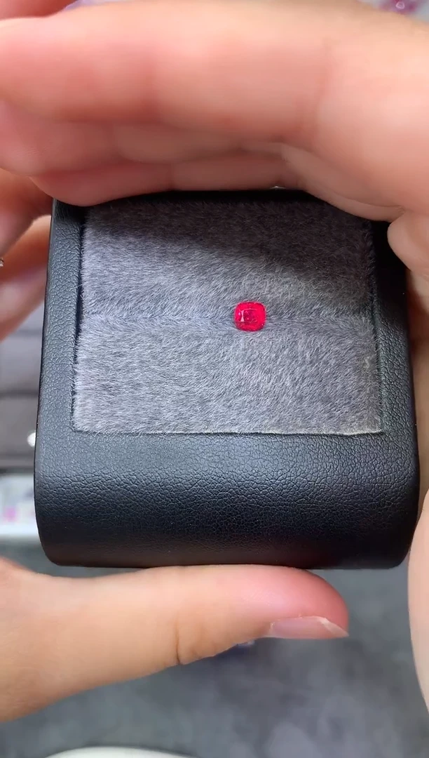 定制尖晶石裸石未镶嵌枕型 绝地武士 0.78ct