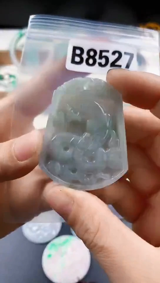 天然翡翠吊坠挂件