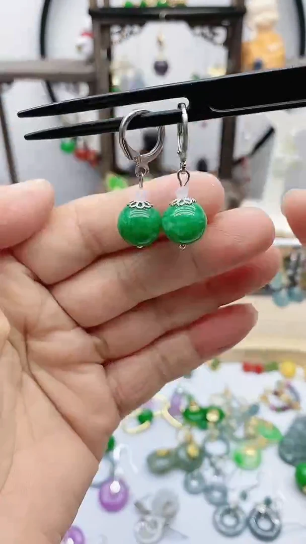 未镶嵌石英质玉（天山翠）耳饰197