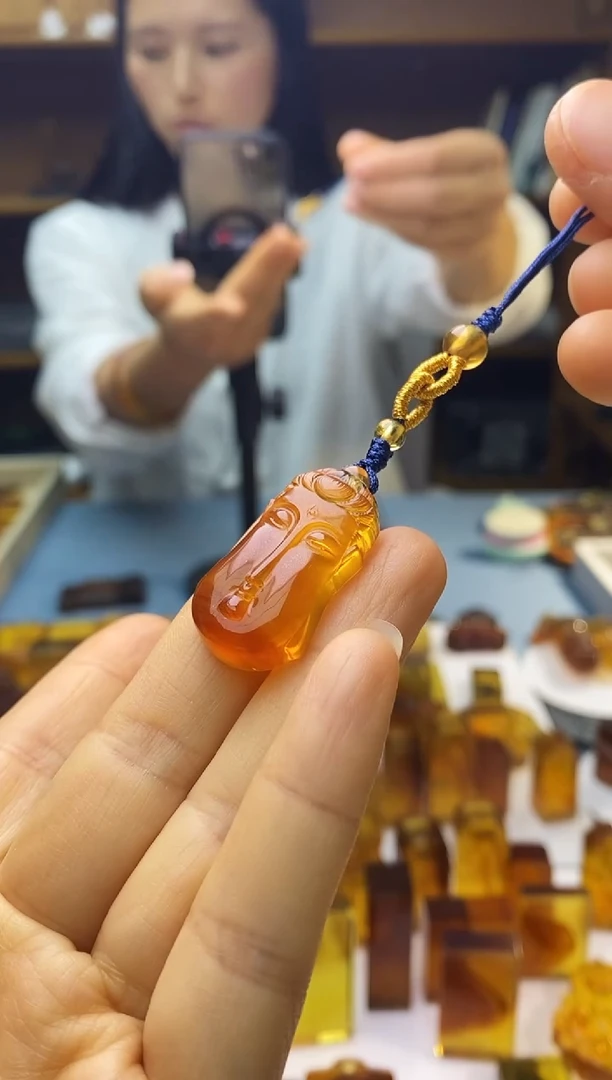 琥珀颈饰未镶嵌SN90-3（佛脸）