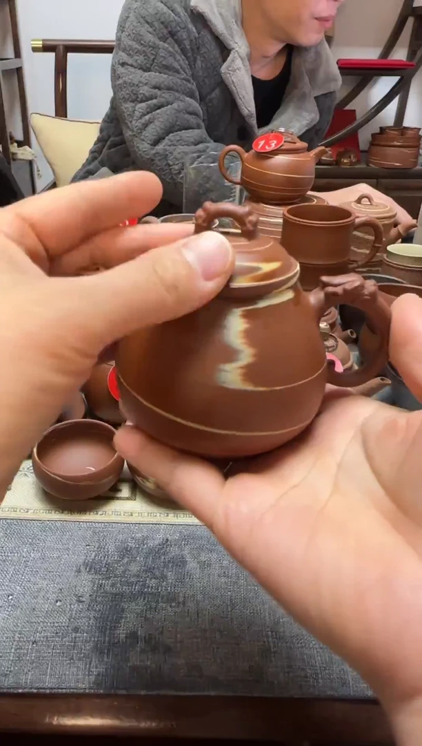 君**和绞泥玉龙壶，全手工，，，