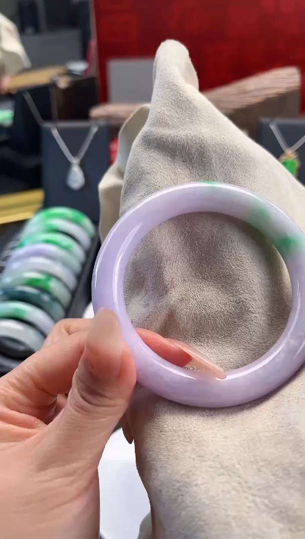 翡翠手镯未镶嵌手镯