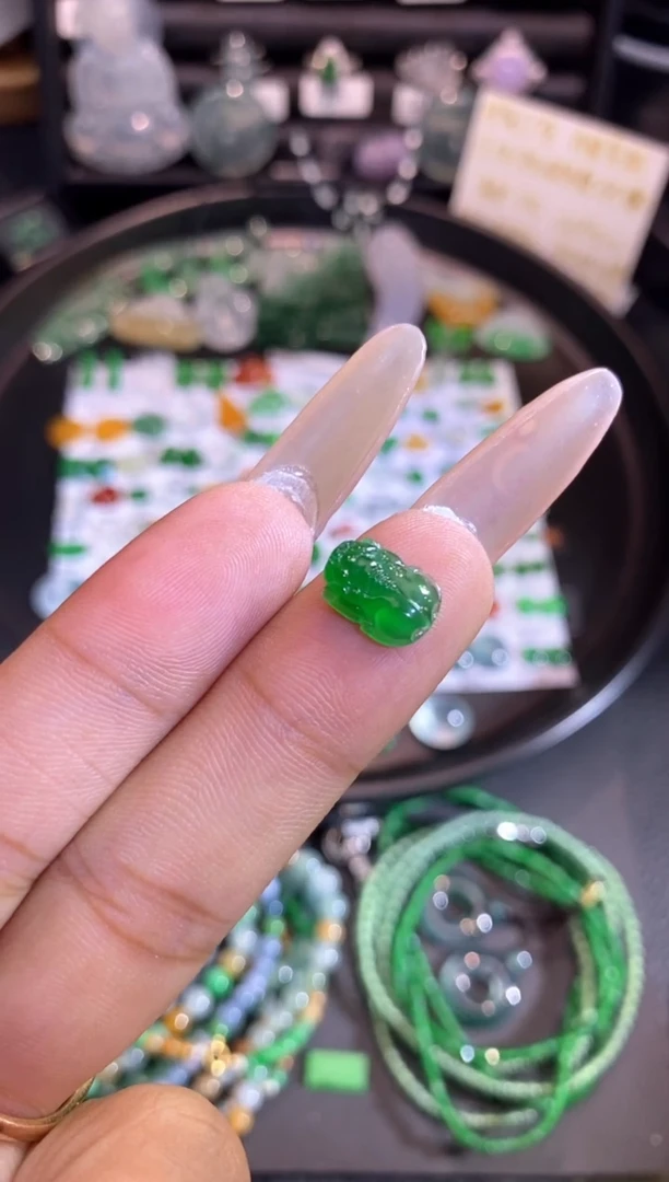 【闪购商品】翡翠挂件未镶嵌貔貅