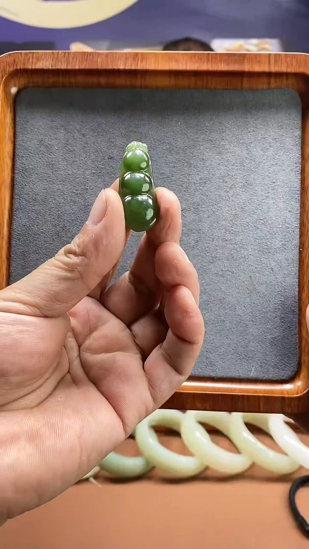 【闪购商品】和田玉（碧玉）吊坠(不含链)未镶嵌精品和田玉四季豆