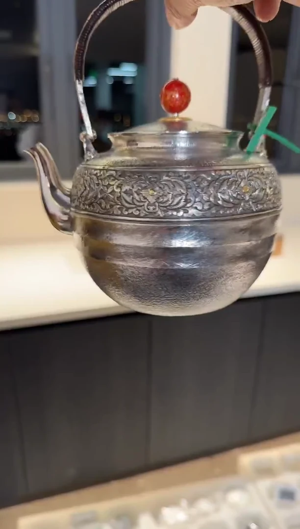 -老****灵'寸发标 手作雪花纹錾刻嵌金百花煮水壶