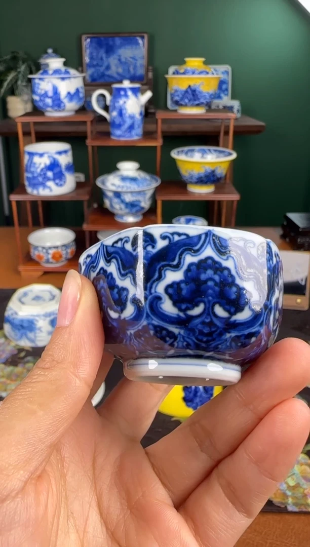 杯洪印幕明。宝相八方杯