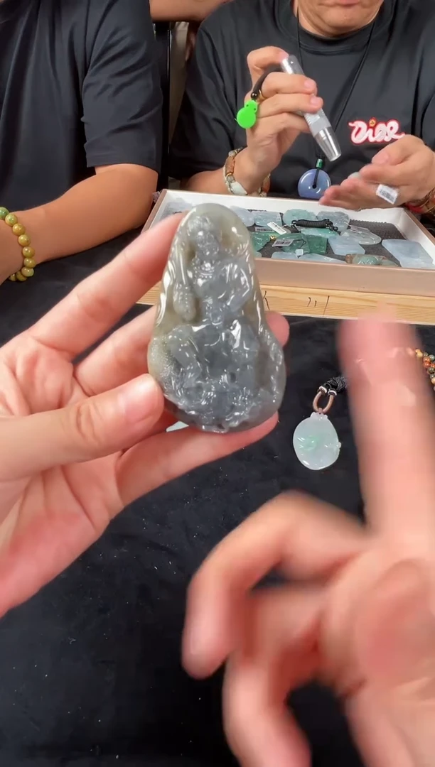 翡翠未镶嵌吊坠(不含链)缅甸天然翡翠A货125号