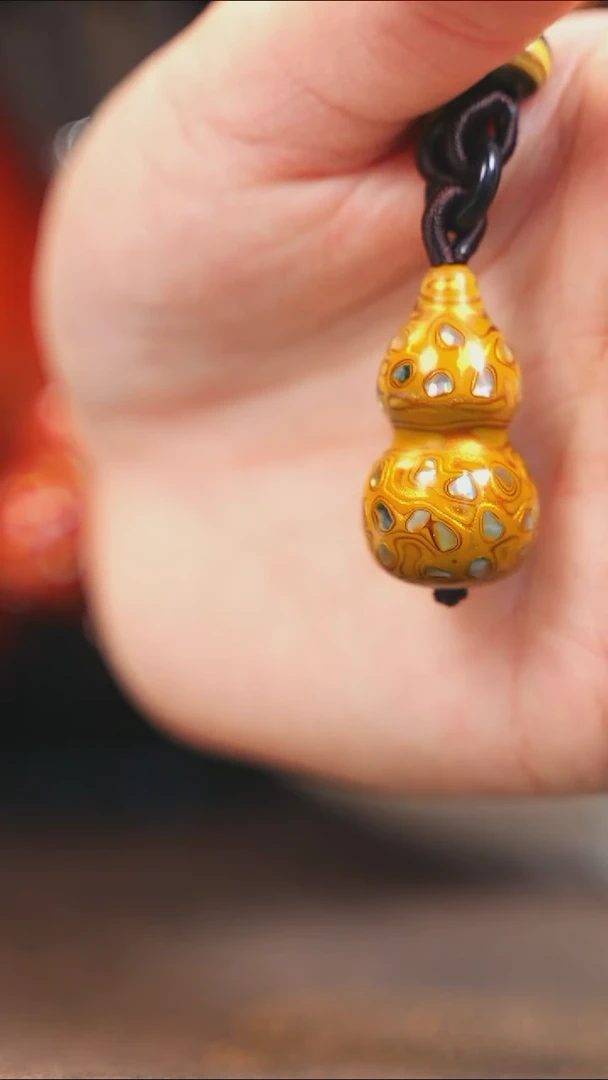 【闪购商品】金黄大漆紫光檀螺钿小脖挂