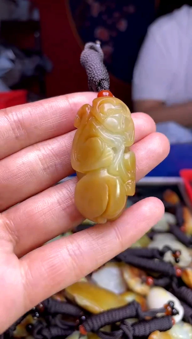 和田玉未镶嵌颈饰1