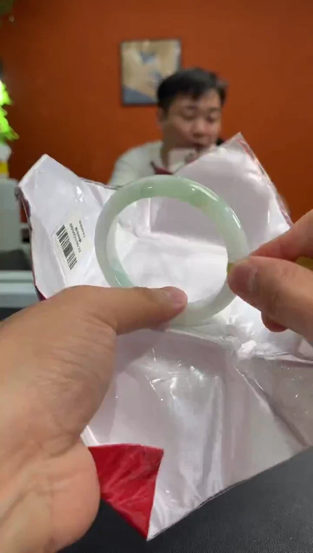 未镶嵌手镯翡翠56