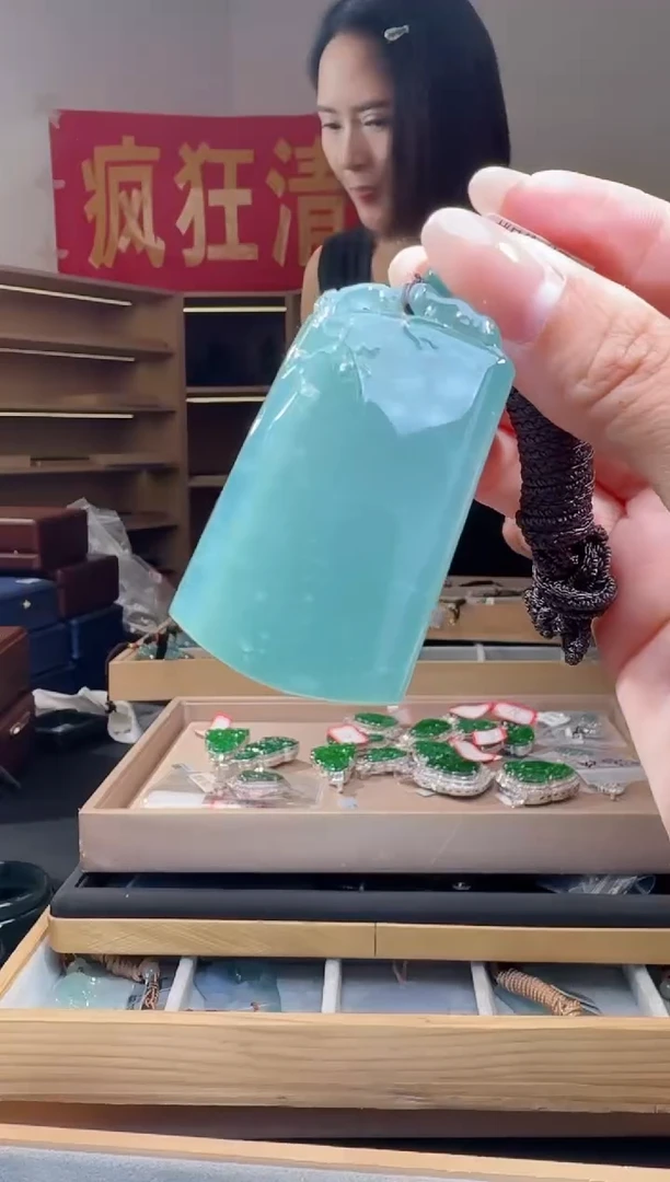 翡翠未镶嵌吊坠(不含链)纯天然A货翡翠无事牌（多样性发其一）