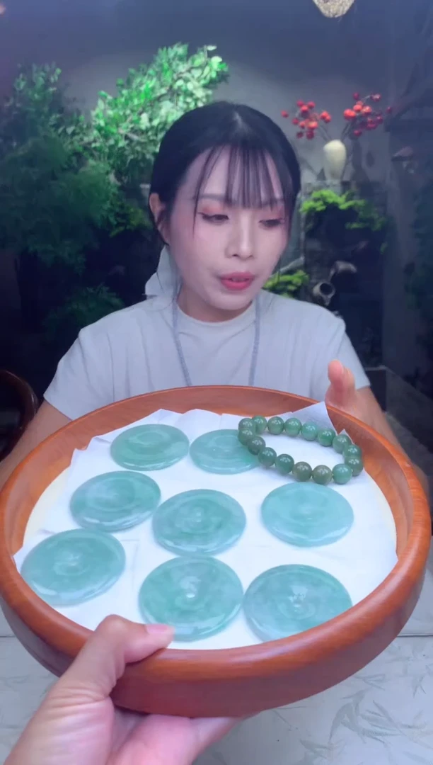 颈饰未镶嵌翡翠挂件发货（多样性发其一）