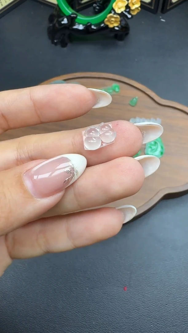 未镶嵌裸石翡翠一对500