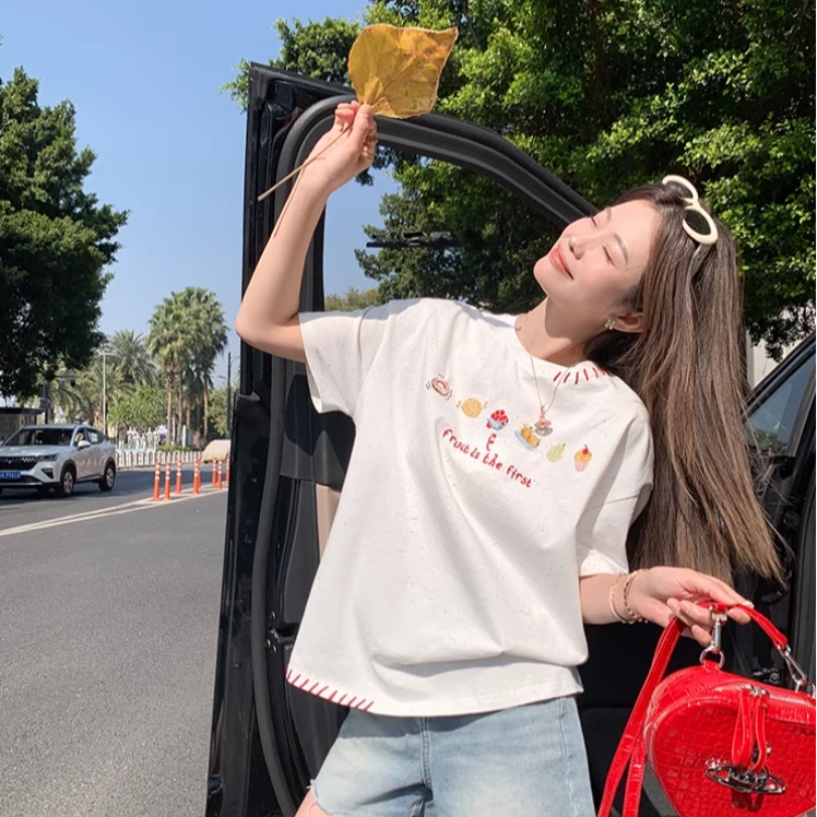 重工刺绣百搭绣花短袖T恤女2025夏季新款简约宽松显瘦上衣