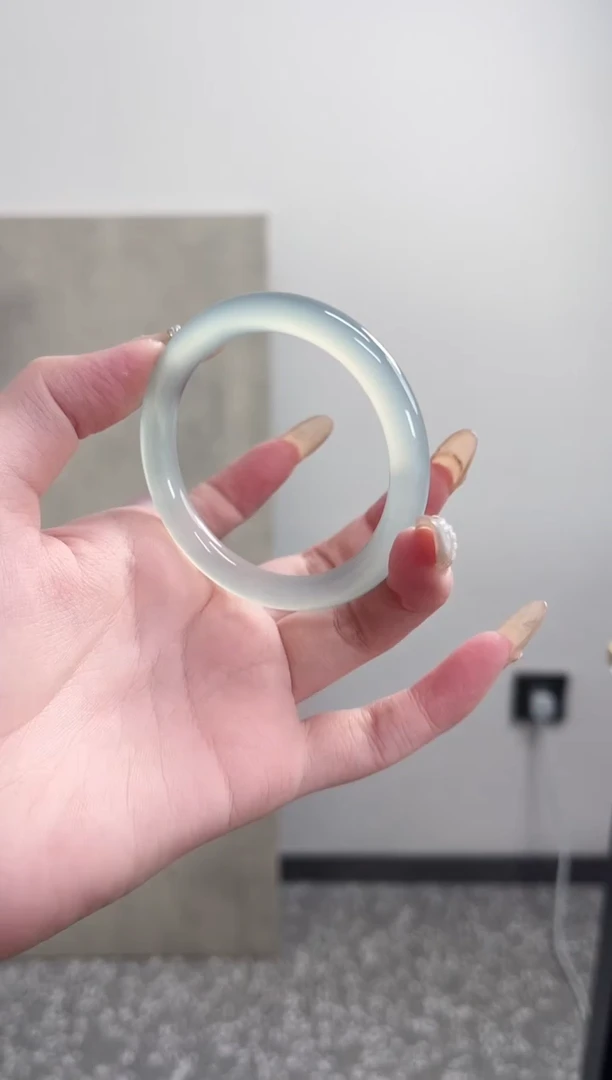 【闪购商品】玛瑙/玉髓手镯未镶嵌51-52圈圆条