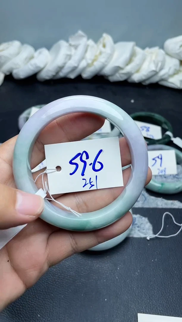 未镶嵌手镯翡翠251