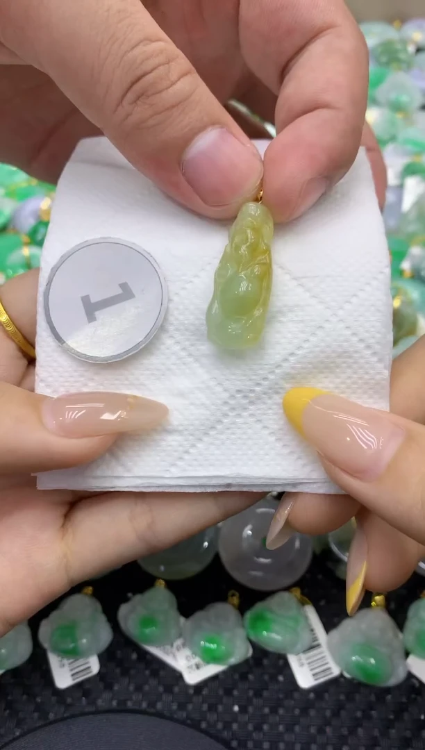 颈饰未镶嵌翡翠天然缅甸翡翠A货