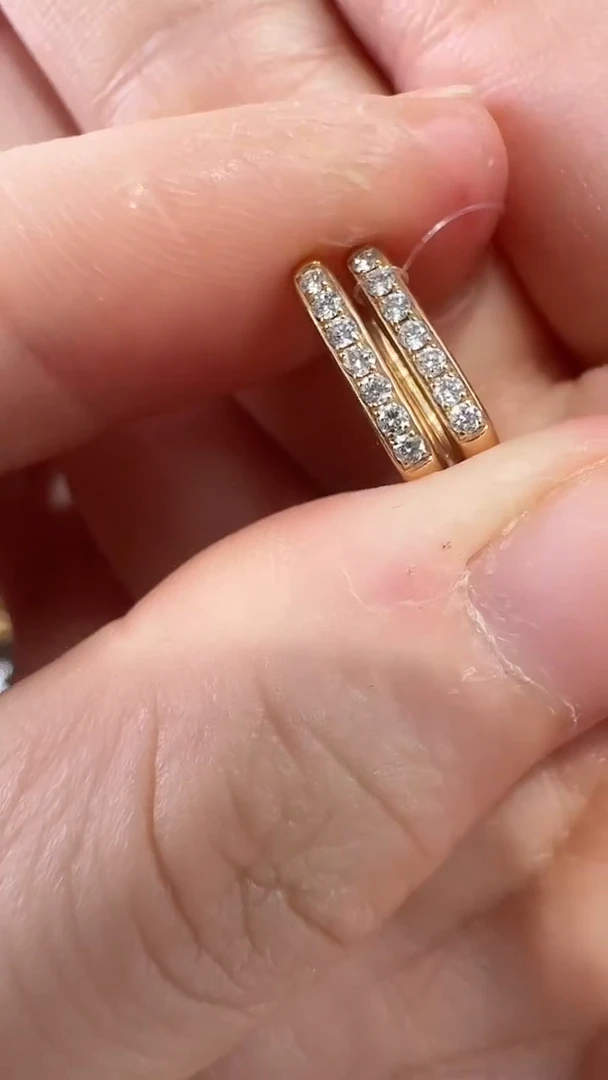 【闪购商品】钻石耳环18K金镶嵌回形针耳钉