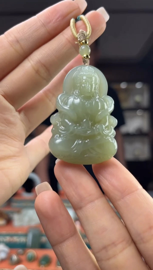 颈饰未镶嵌和田玉佩佩