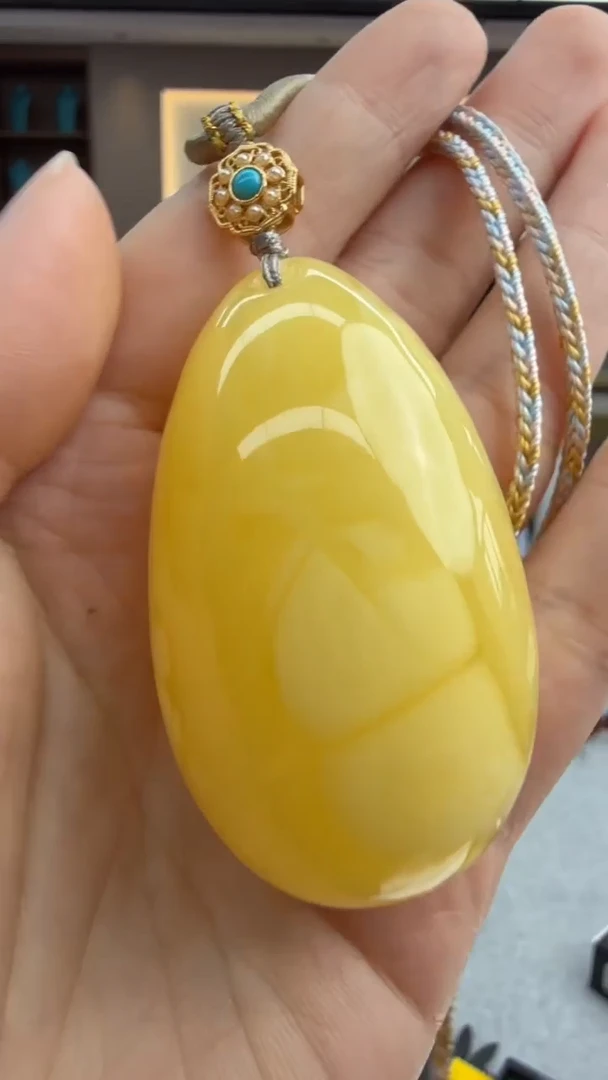 琥珀颈饰未镶嵌437秒拍号 假一罚三