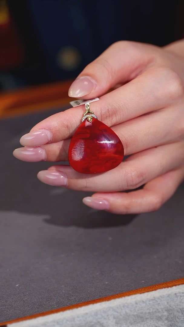 吊坠(不含链)18K金镶嵌南红玛瑙原矿D8-5