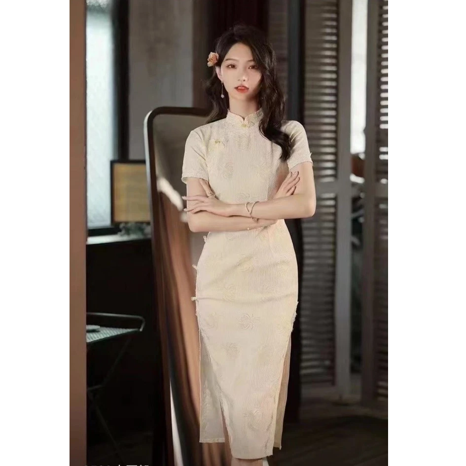 827- 米白色 蜘蛛 蕾丝包边 草莓扣 淑女 旗袍