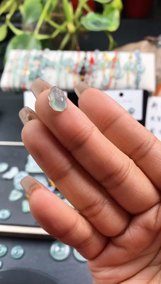 【闪购商品】翡翠散珠99貔貅