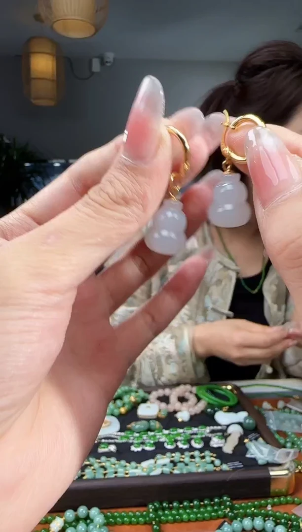 银S925镶嵌和田玉耳饰1