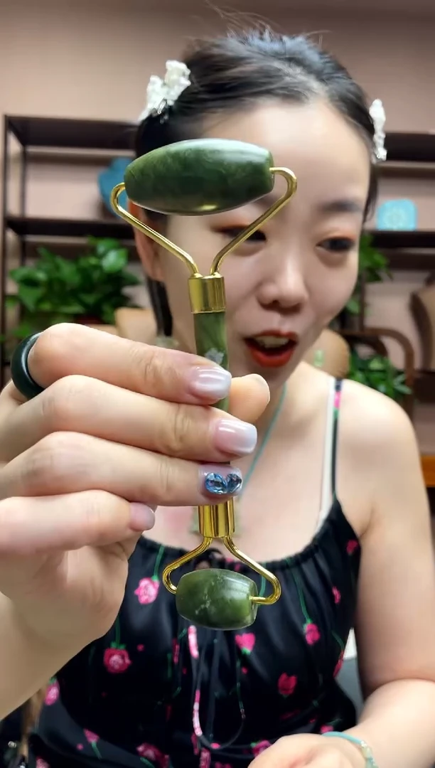 岫玉未镶嵌吊坠多样性发货发其中之一