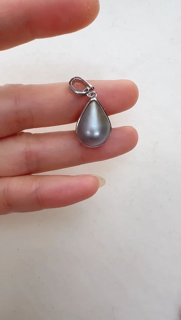 【闪购商品】拼合珍珠（马贝珠）颈饰银S925镶嵌灰色水滴